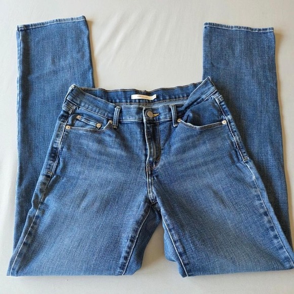Levi's 505 Straight Leg Jeans Women's Size 28 Medium Wash Denim Casual - Picture 1 of 8
